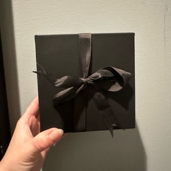 Vera Wang Love Collection 1.29 CT. T.W. Emerald-Cut Diamond Engagement Ring - Picture 9 of 10